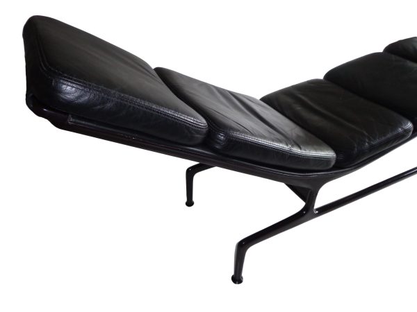 Charles & Ray Eames ES106 Chaise Longue for Herman Miller