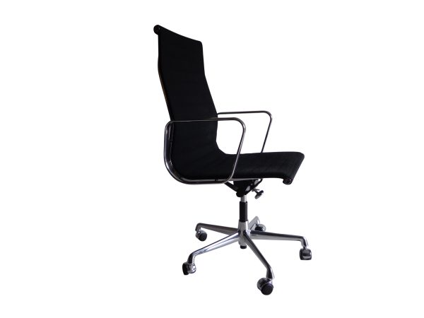 Charles & Ray Eames EA119 Executive Office Chair by Vitra