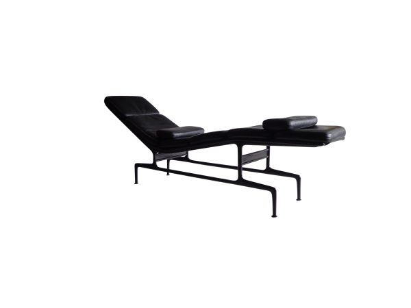 Charles & Ray Eames ES106 Chaise Longue for Herman Miller